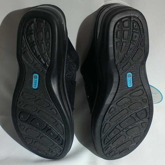 Bzees Shoes Bzees Black Clogs Machine Wash And Air Dry Poshmark